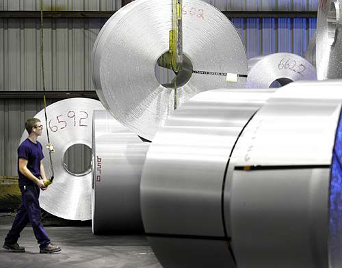 Aluminum plant idles workers (copy)